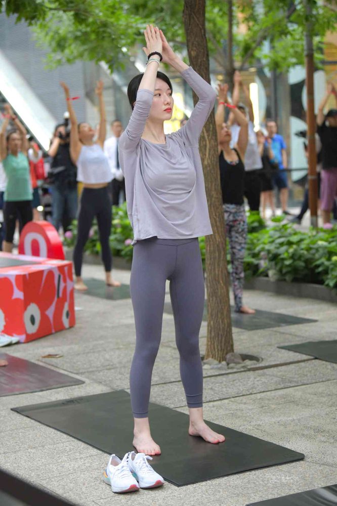 做瑜伽的小女人【75P】04023-玉兔阁