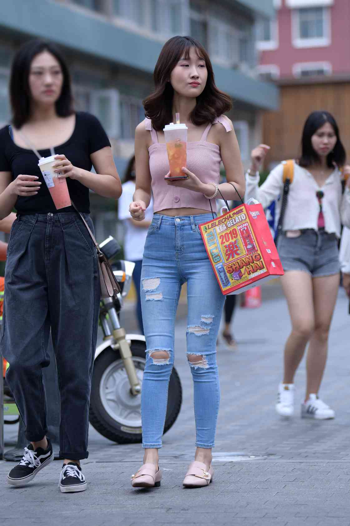 图片[2]-【免费】紧身牛仔裤女生【18P】04014-欲图阁