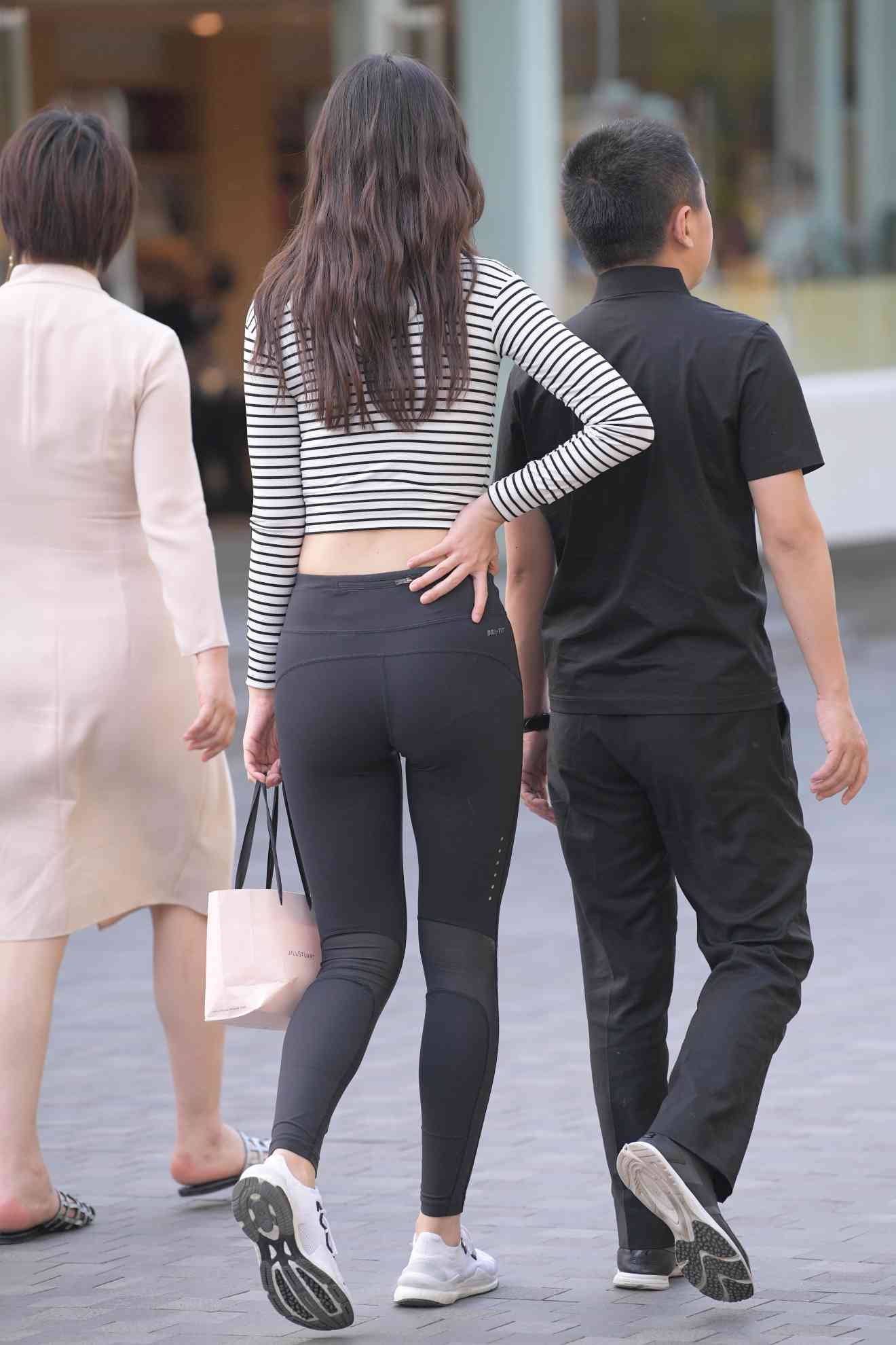 图片[3]-【免费】逛街的瑜伽裤女人【23P】04033-欲图阁