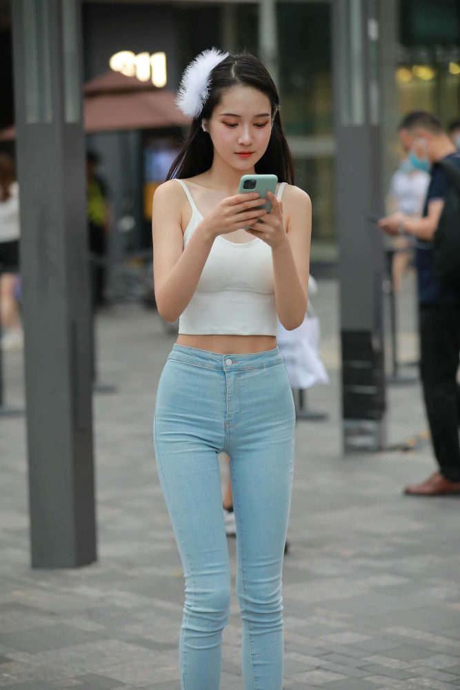 非常漂亮的牛仔裤女孩【98P】J2144-玉兔阁