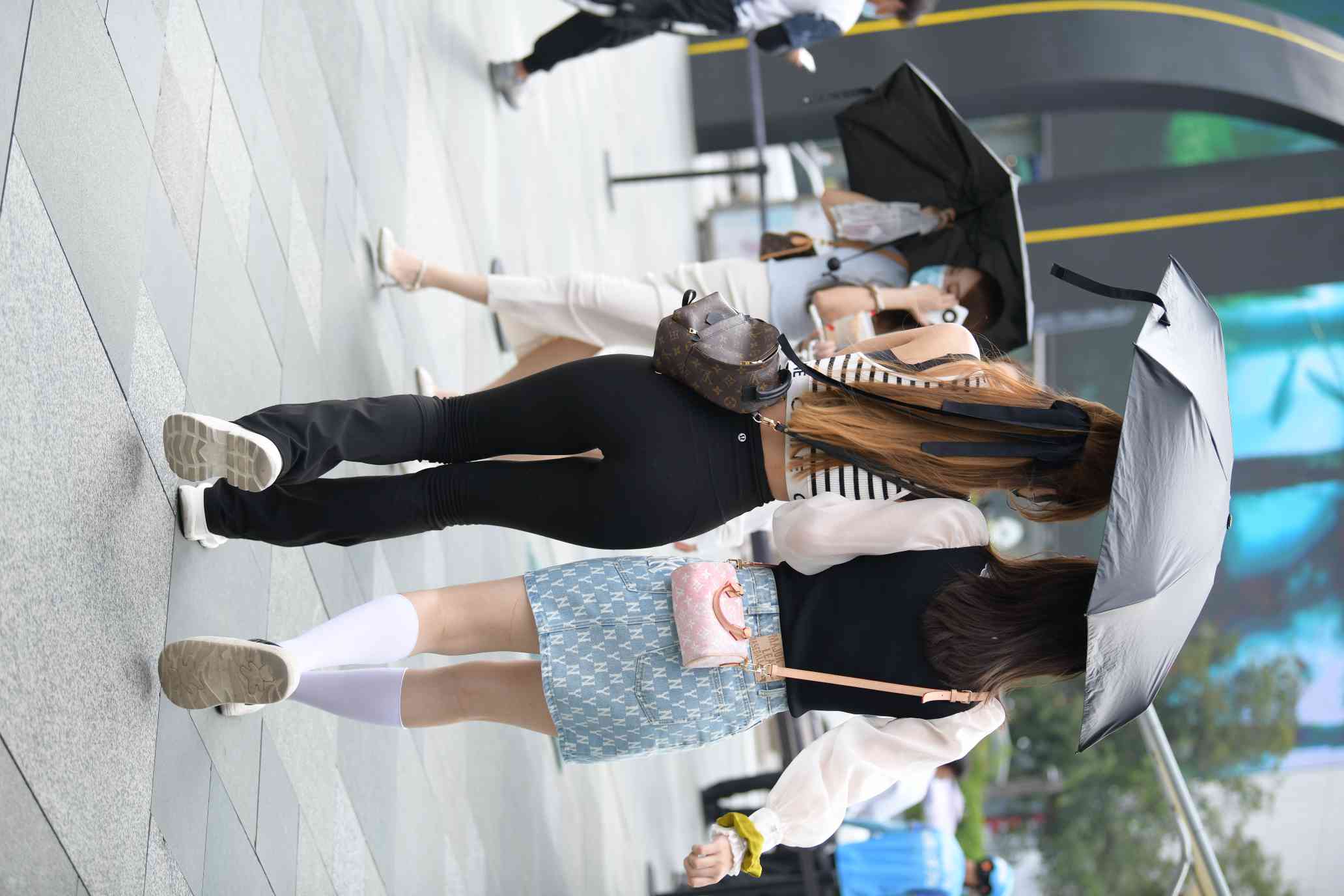图片[3]-打伞的瑜伽裤姑娘【93P】04032-欲图阁