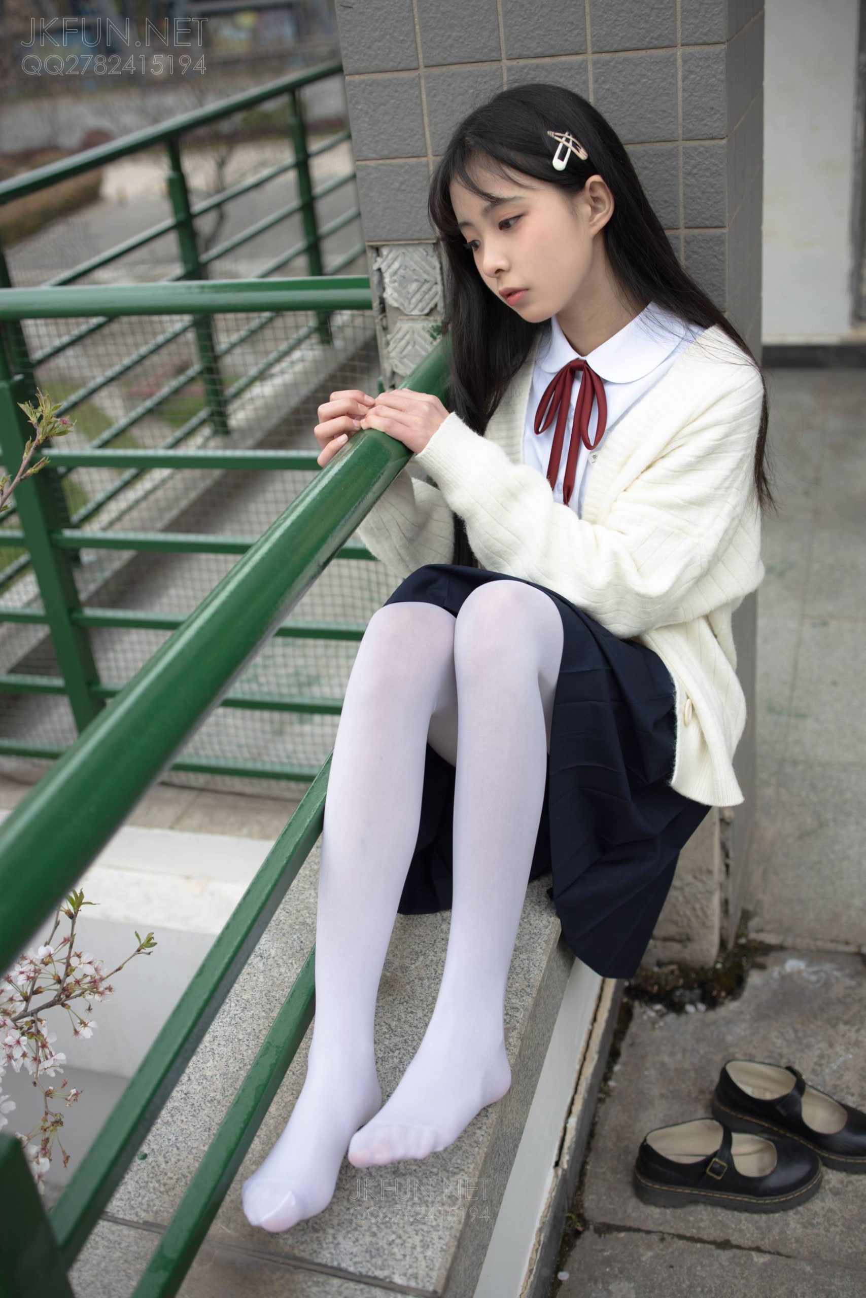 图片[5]-甜美可人的白丝姑娘【127P】20011-欲图阁