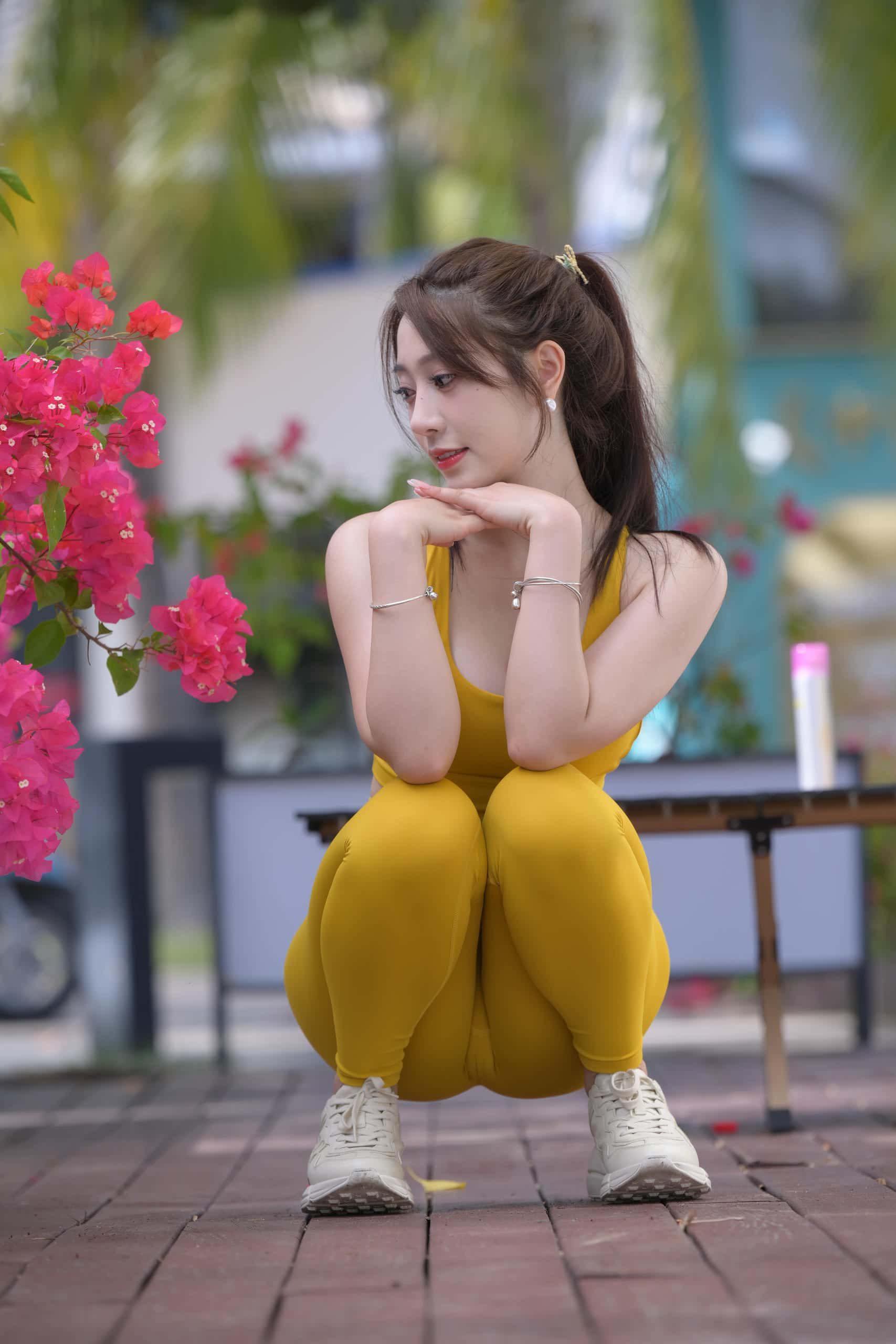 图片[1]-长相甜美的瑜伽裤女孩【695P】DM6305-玉兔阁