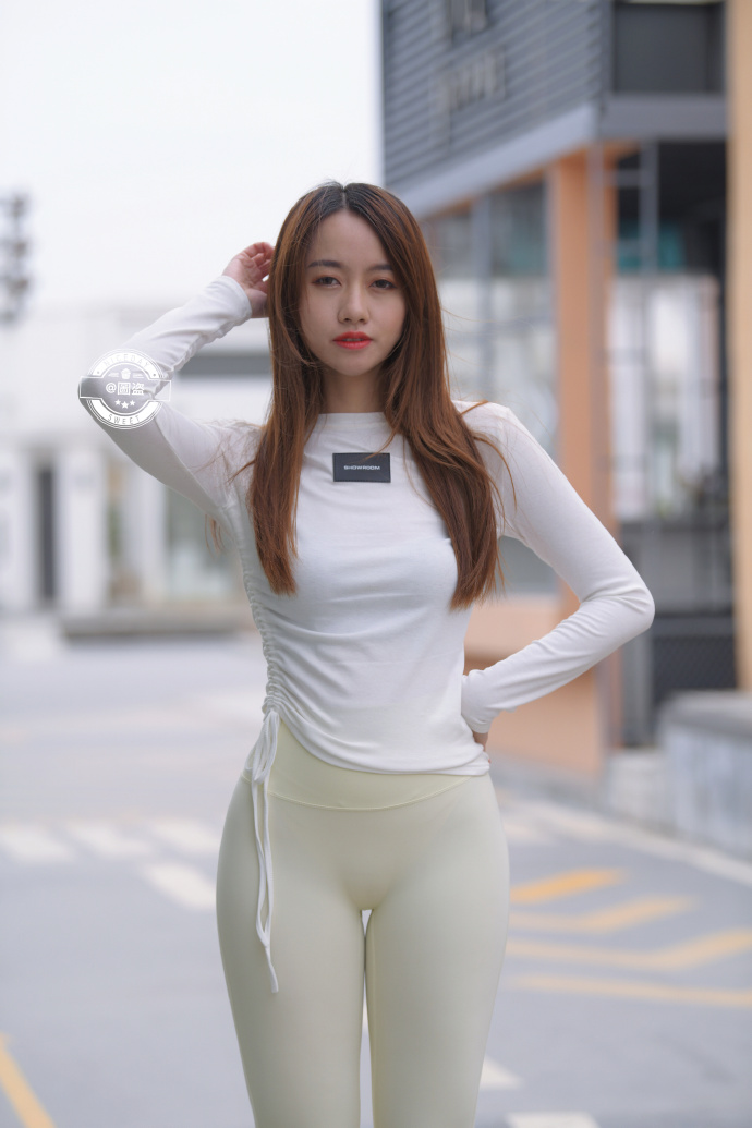 图片[1]-漂亮的白色瑜伽裤女孩 J1441 696P1V-21.4GB-欲图阁