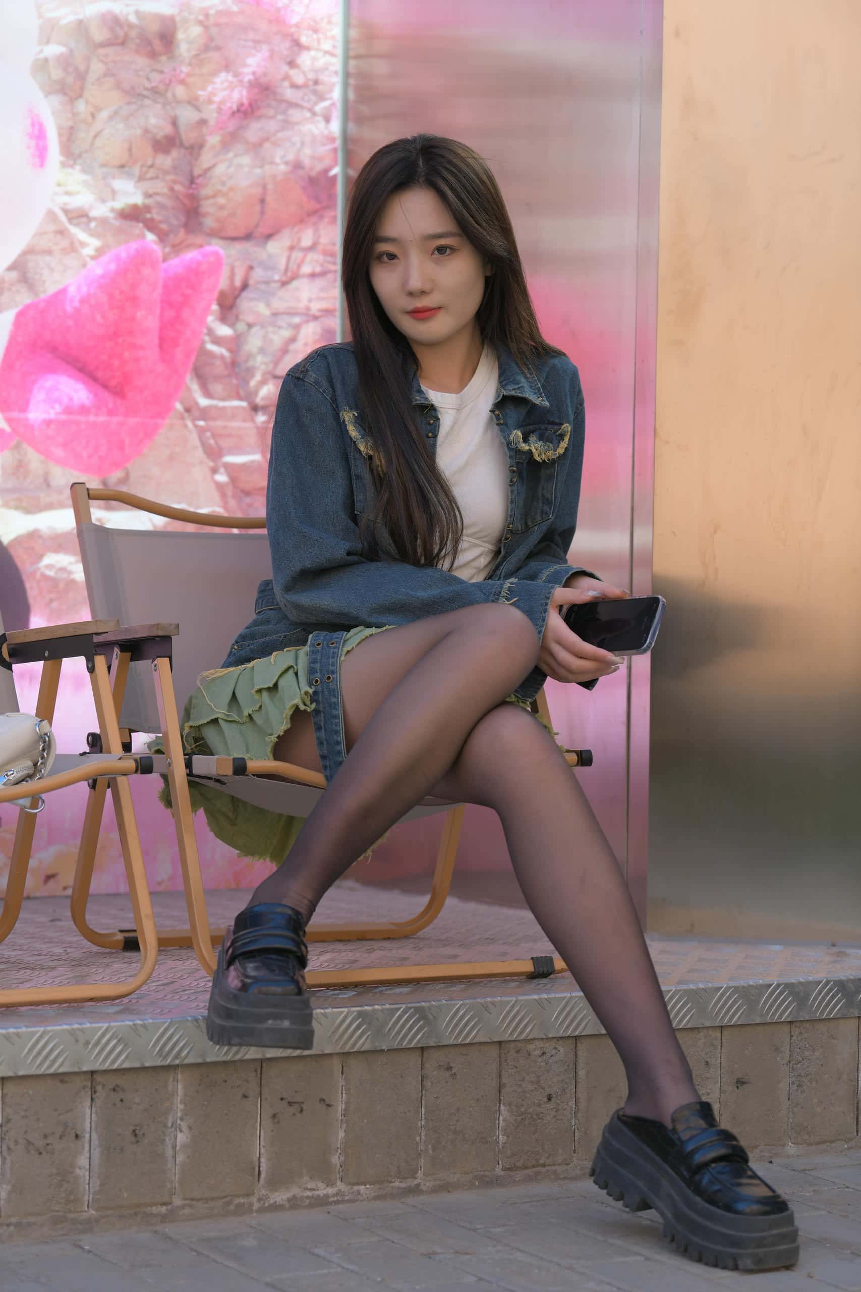 图片[1]-黑丝牛仔裙妹子，长得太标志了【750P】J3414-玉兔阁