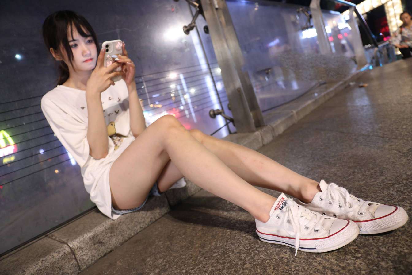 图片[3]-KTV里唱歌的长腿帆布鞋女孩【102P】20015-欲图阁