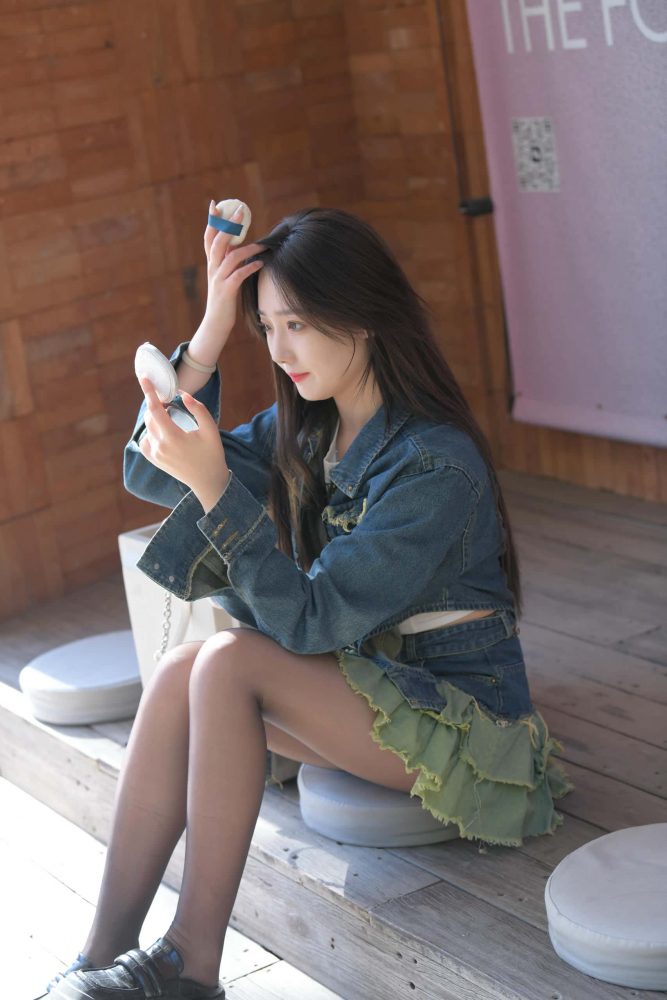 黑丝牛仔裙妹子，长得太标志了【750P】J3414-玉兔阁