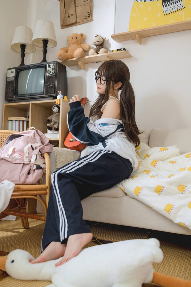 穿校服的双马尾女孩【64P】20010-玉兔阁