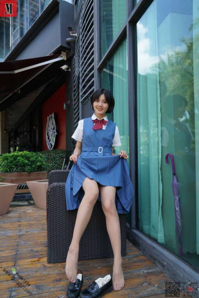 一副学生模样的短发姑娘【112P】20023-玉兔阁