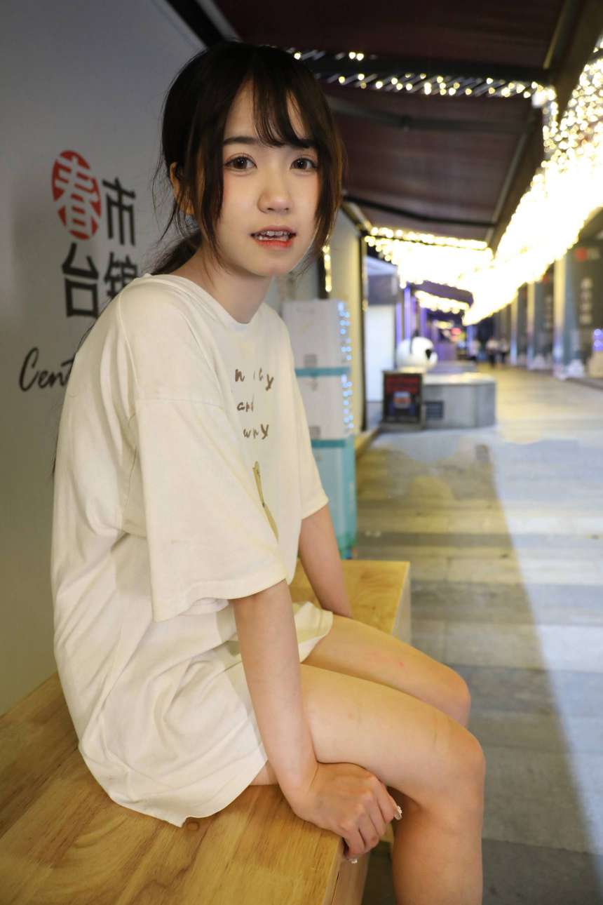 图片[4]-KTV里唱歌的长腿帆布鞋女孩【102P】20015-欲图阁