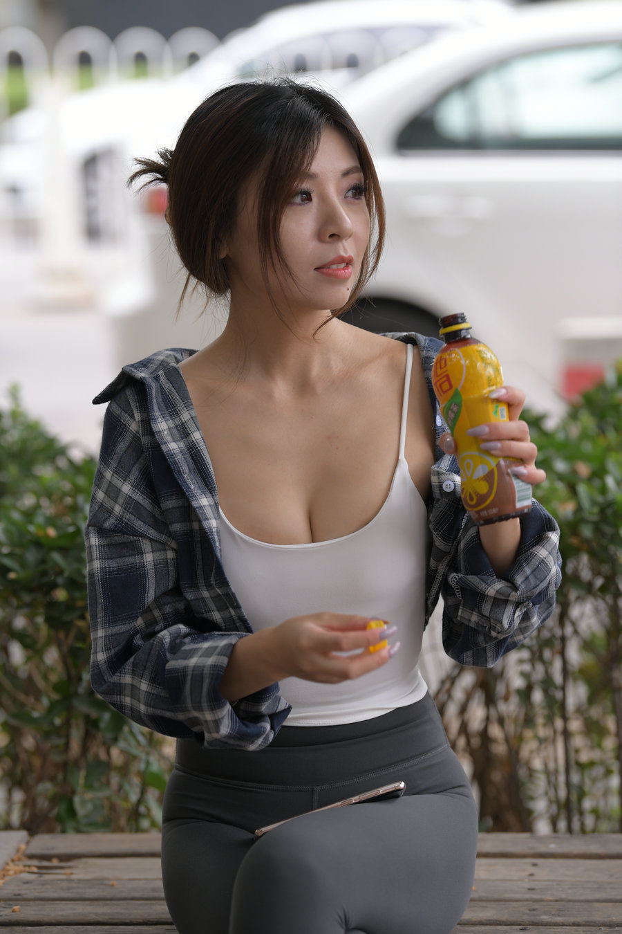 图片[1]-喝饮料的瑜伽裤女孩J2242 383P1V-17.5GB-欲图阁