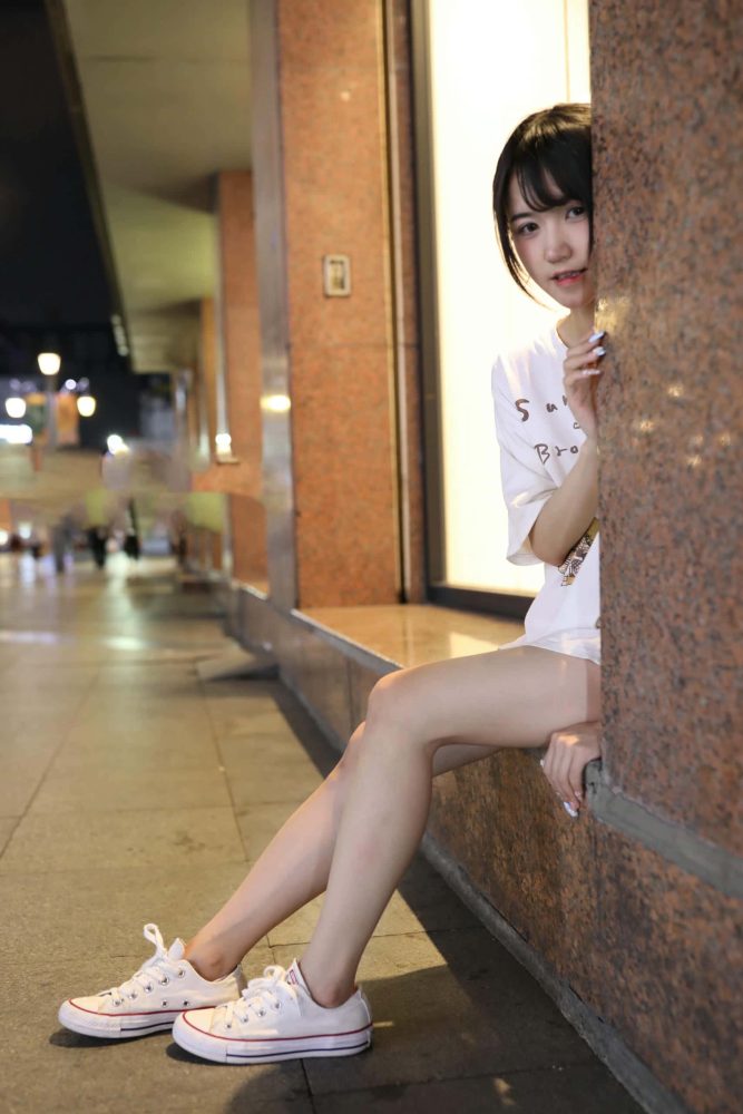 KTV里唱歌的长腿帆布鞋女孩【102P】J2002-玉兔阁