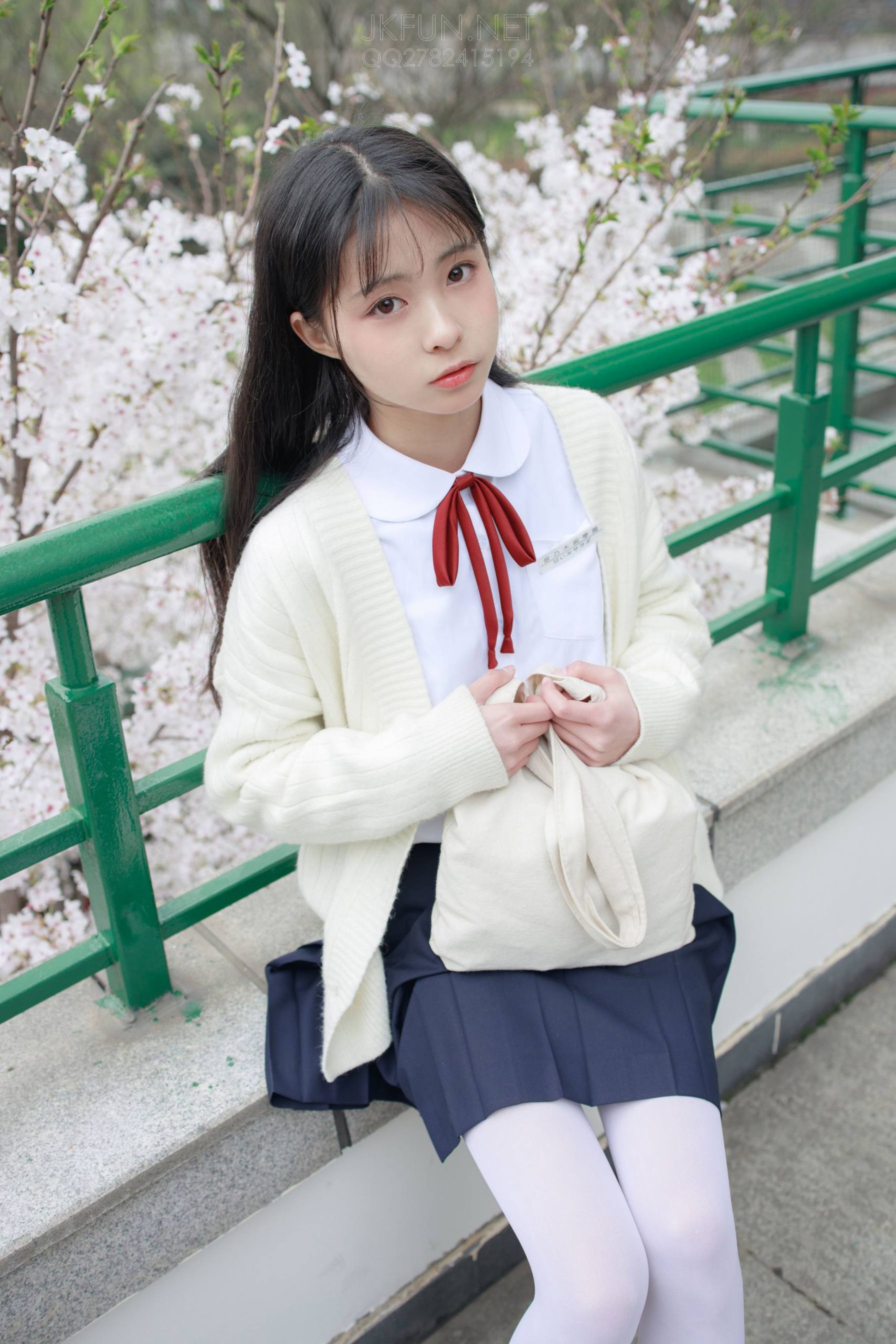 图片[1]-甜美可人的白丝姑娘【127P】20011-欲图阁