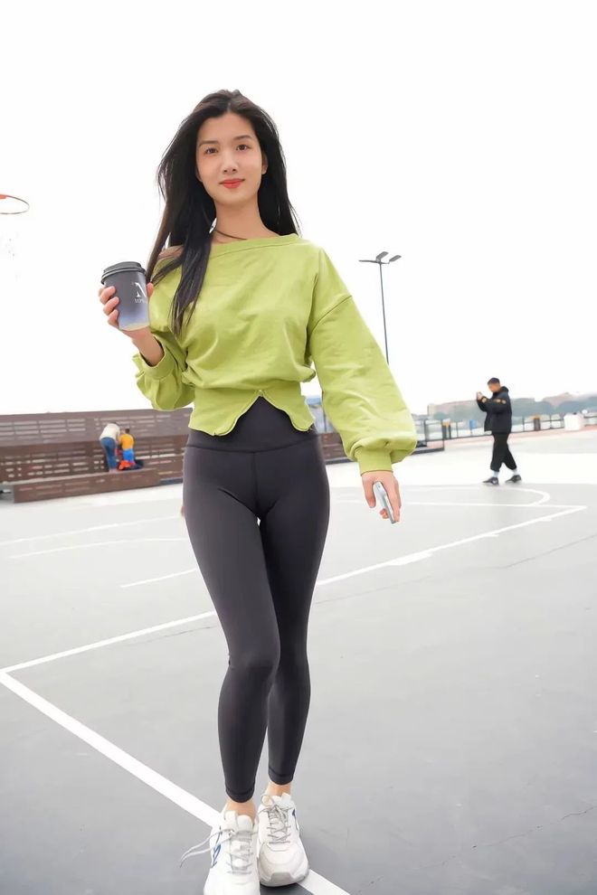 图片[1]-绿色瑜伽裤女孩很开心 J1519 1094P1V-27.6GB-欲图阁