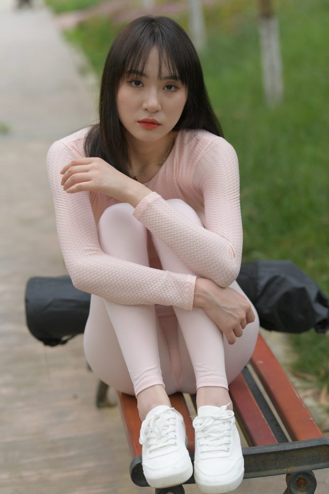 图片[1]-粉粉的瑜伽裤女孩太可爱了 J2090 854P1V-30.4GB-欲图阁
