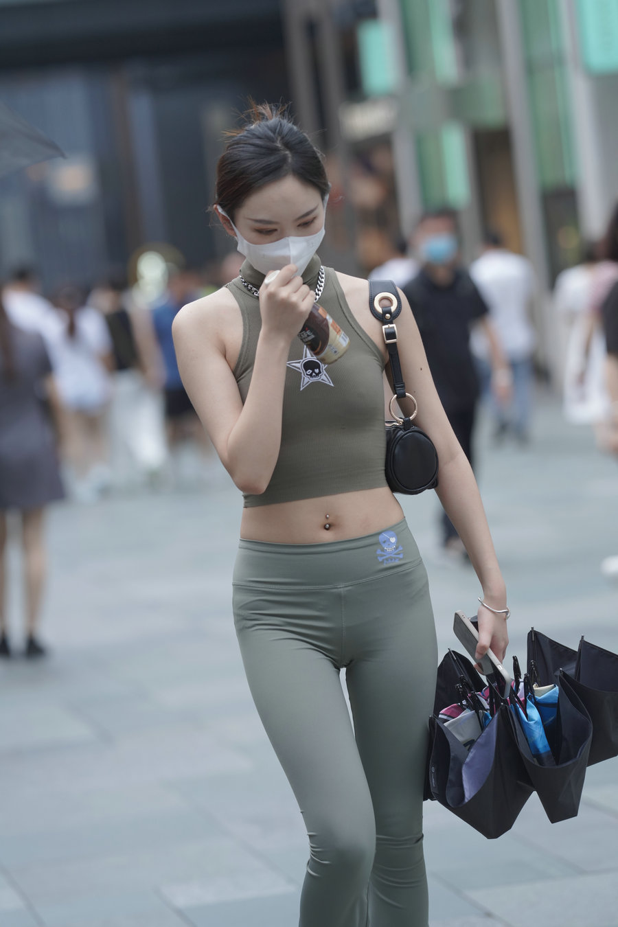 图片[1]-戴口罩的瑜伽裤小女人J3557 133P-1.43GB-欲图阁