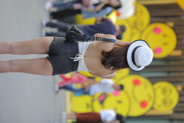 非常时尚阳光的牛仔热裤女孩【808P】00064-玉兔阁