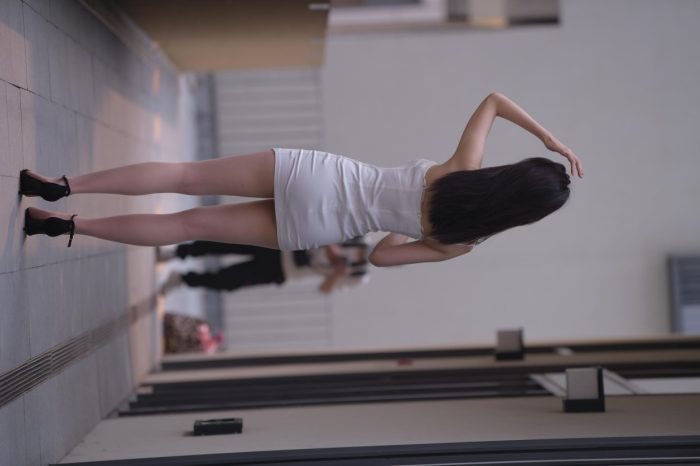 长发女孩紧身短裙特别显身材【245P】00040-玉兔阁