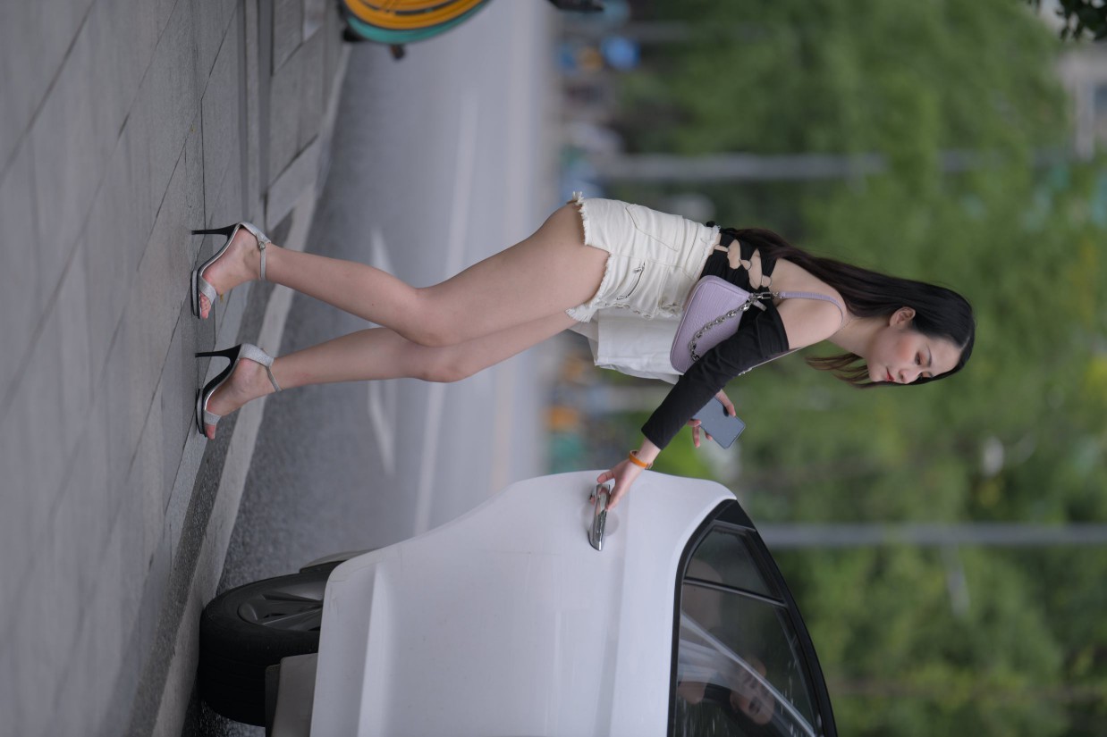 图片[6]-长发飘飘的白色热裤美丽女孩【49P】00029-欲图阁