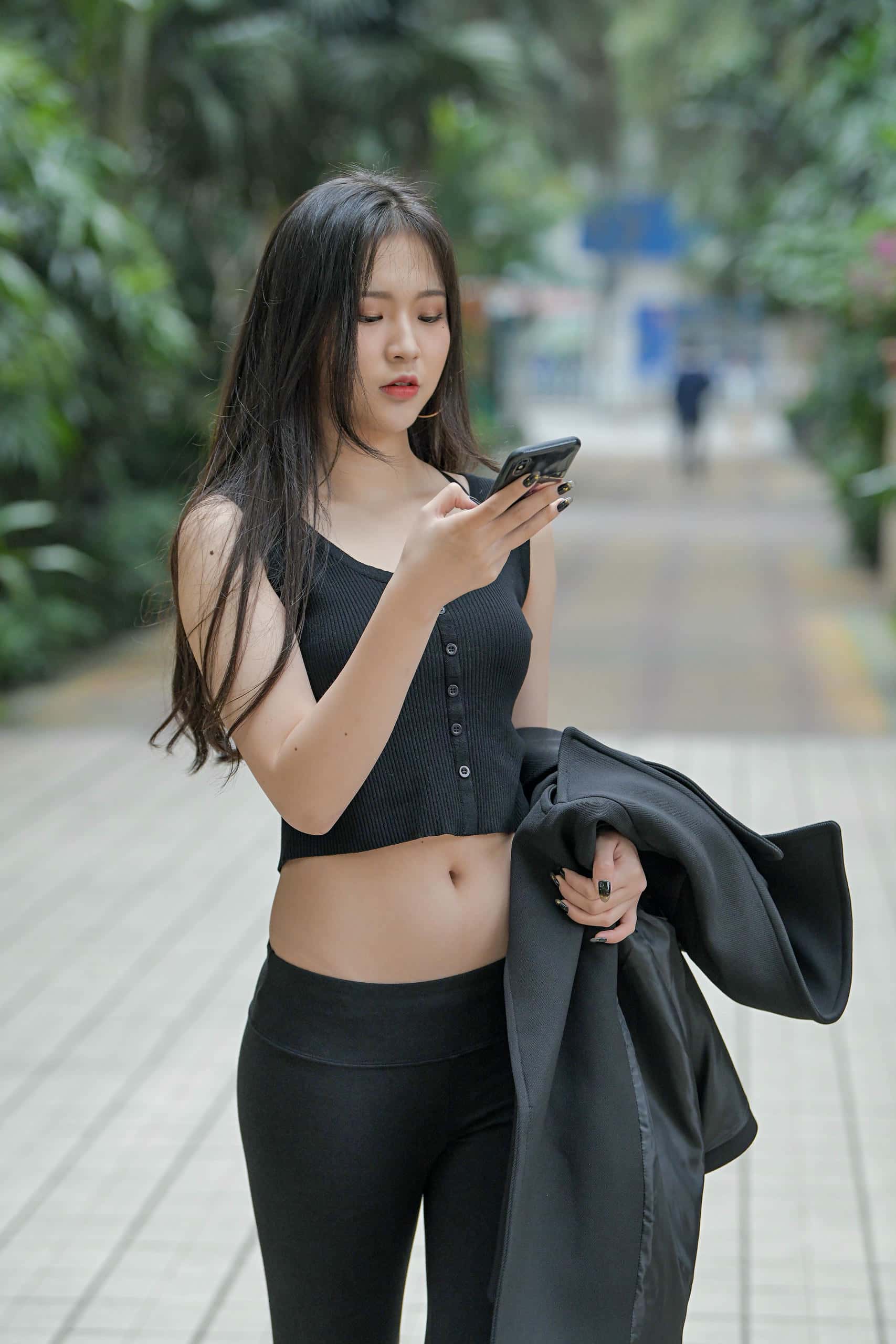 图片[5]-喝奶茶的黑色瑜伽裤长发姑娘【376P】00055-玉兔阁