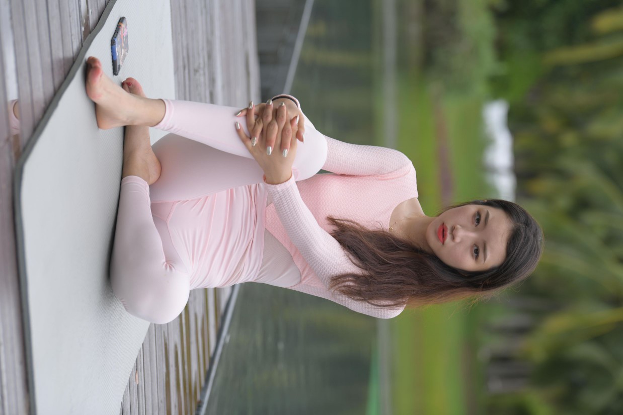 图片[7]-很漂亮眼睛也很大的白色瑜伽裤女孩【249P】00063-欲图阁