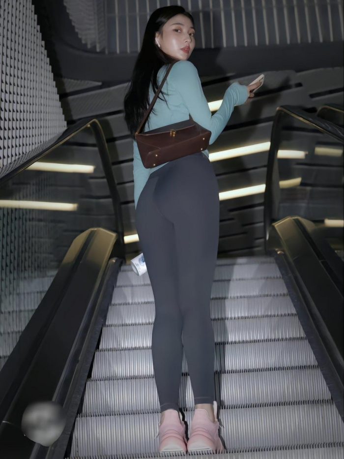 晚上逛商场的瑜伽裤漂亮女孩J2244 225P2V-15.1GB-玉兔阁