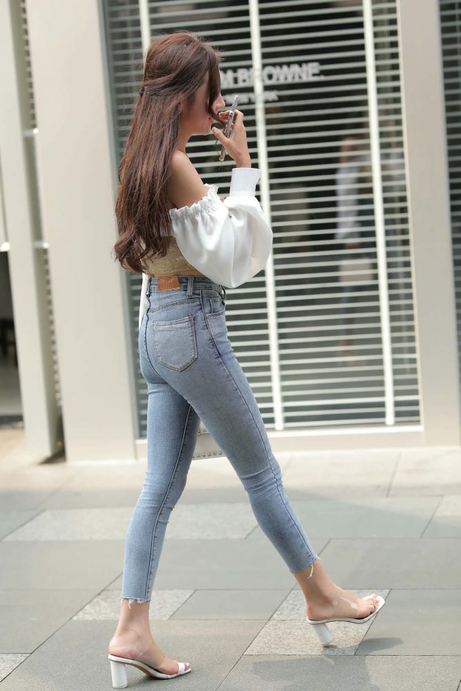 正在逛街的甜美牛仔裤姑娘【114P】000038-玉兔阁