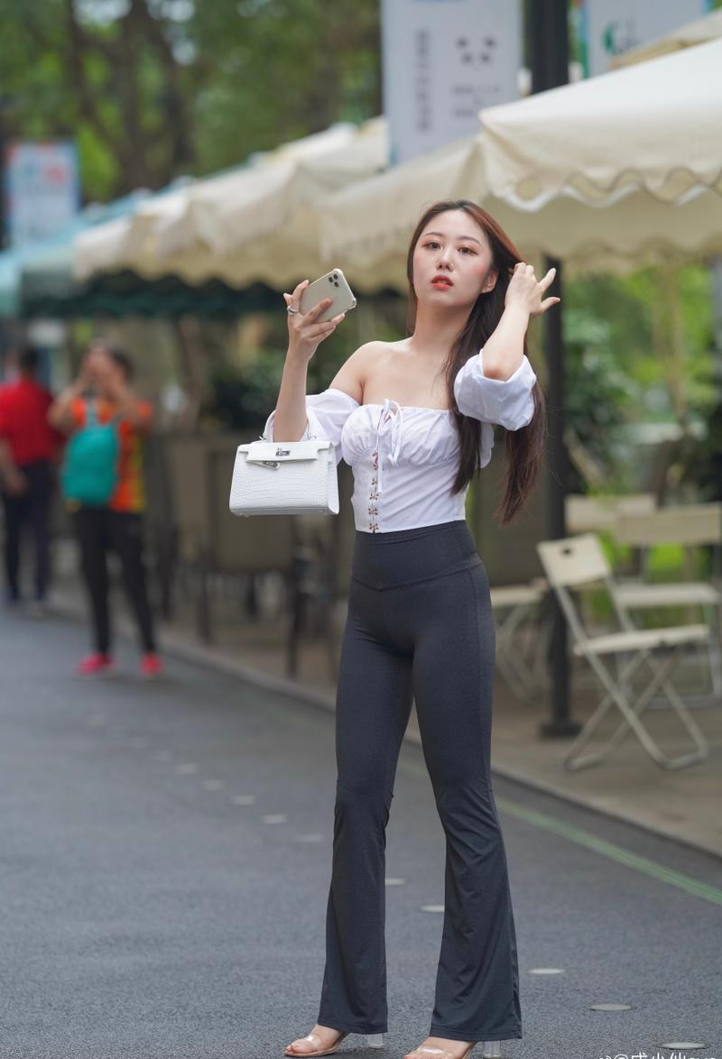 图片[2]-身材非常哇塞的瑜伽裤女孩  J1333 521P6V-21.6GB-欲图阁