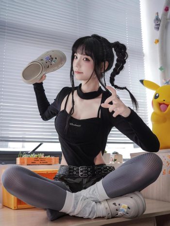 图片[10]-牛仔热裤+灰丝姑娘玩自拍-欲图阁