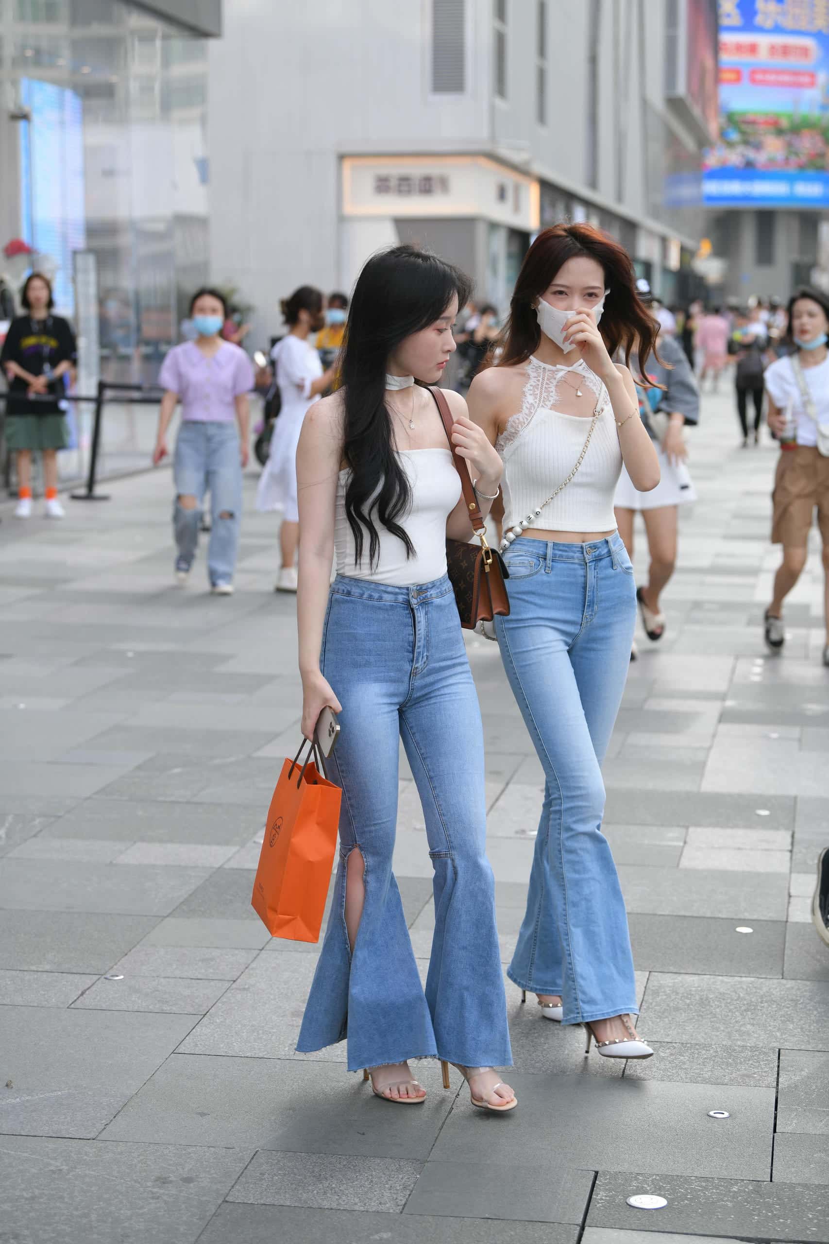 图片[1]-身材绝佳的时尚姐妹花【160P】J4470-玉兔阁