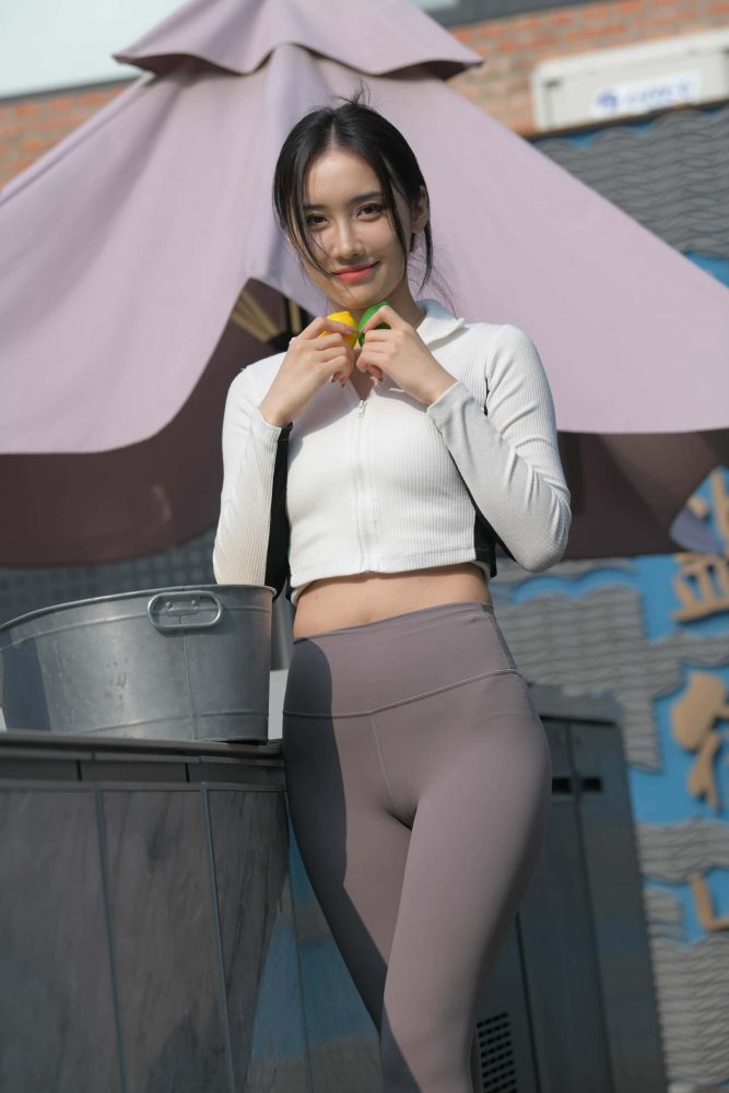 又飒又美的紫色瑜伽裤姑娘【701P】J8165-玉兔阁