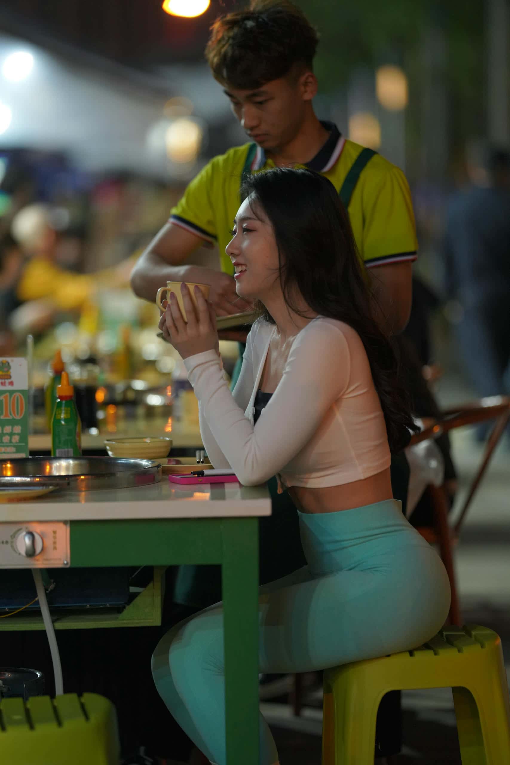 图片[2]-偶遇吃夜宵的清纯妹子【505P】J5464-玉兔阁