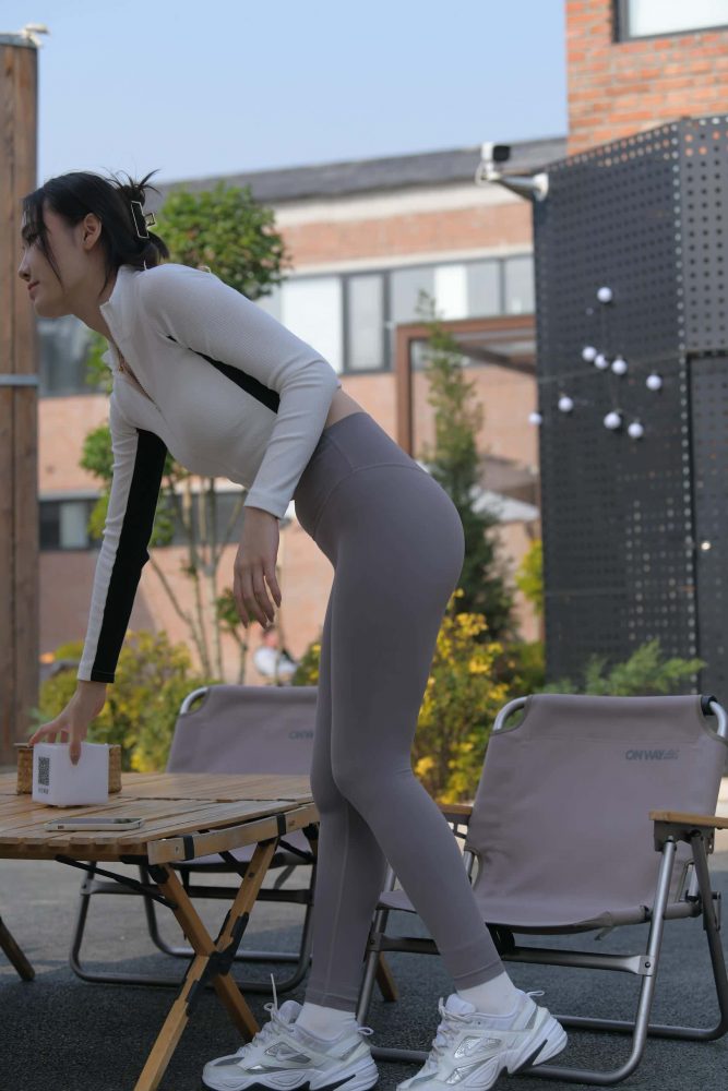 又飒又美的紫色瑜伽裤姑娘【701P】J8165-玉兔阁