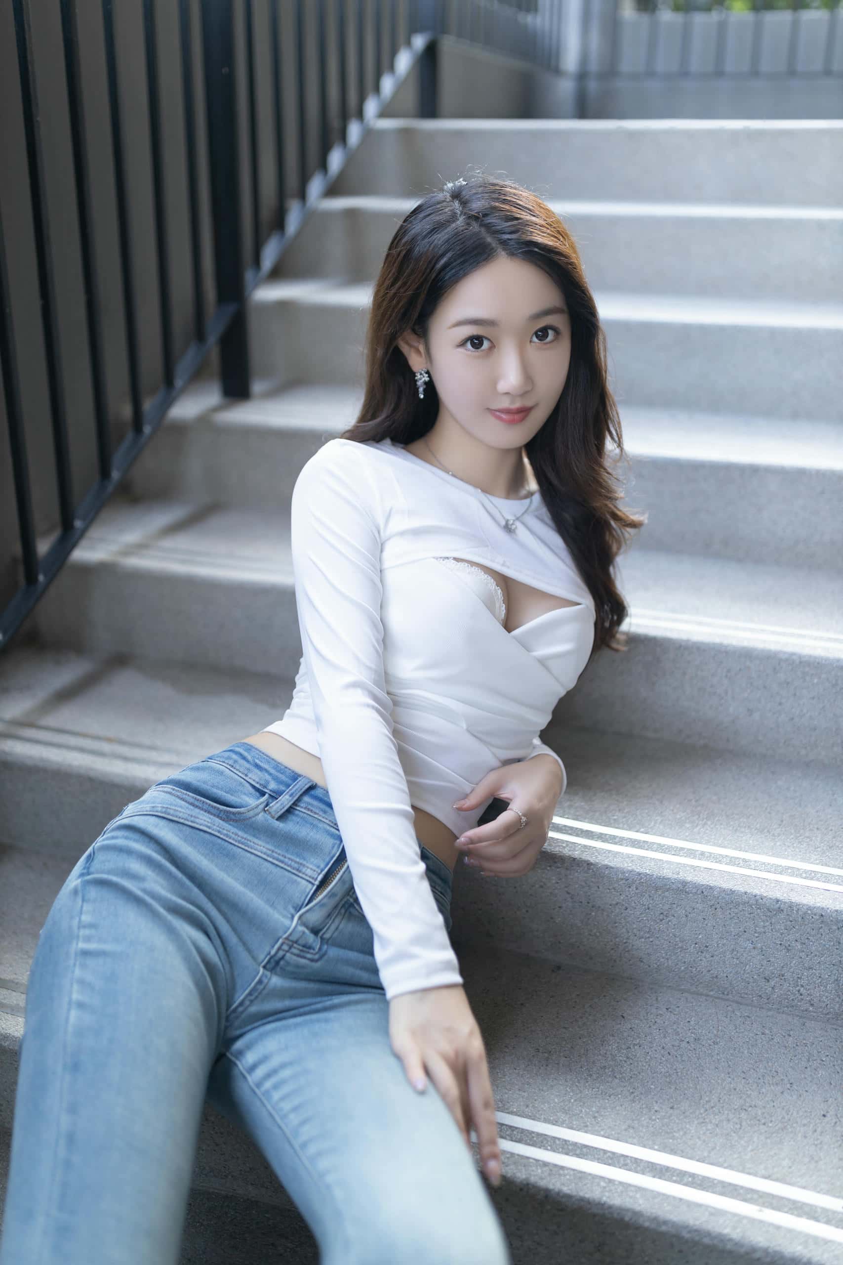 图片[1]-唐安琪 – 户外牛仔裤写真 【40P】P25226-玉兔阁