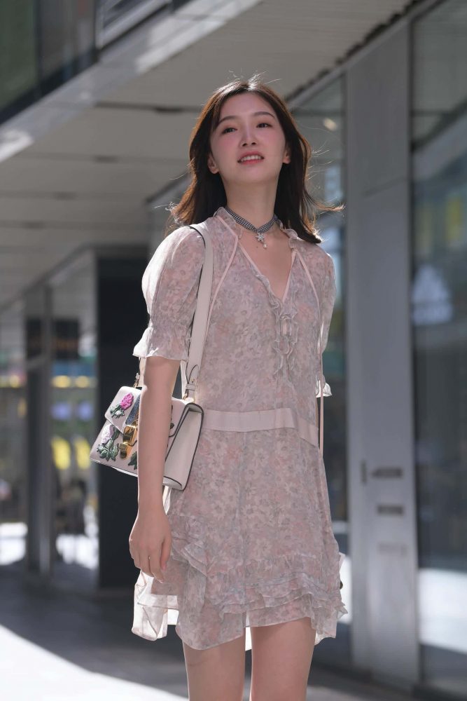 笑容甜美的连衣裙姑娘【24P】J1814-玉兔阁