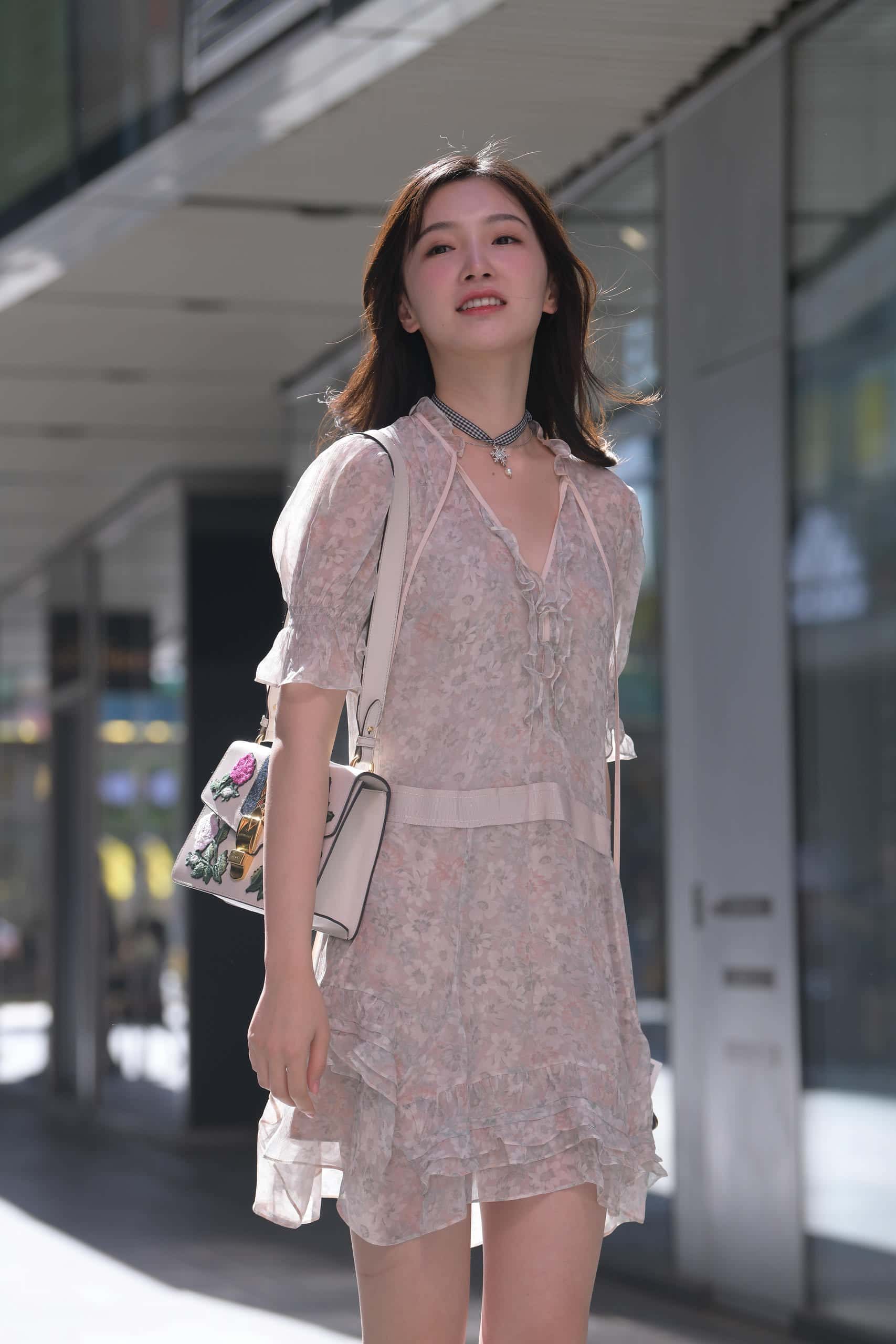 图片[2]-笑容甜美的连衣裙姑娘【24P】J1814-玉兔阁