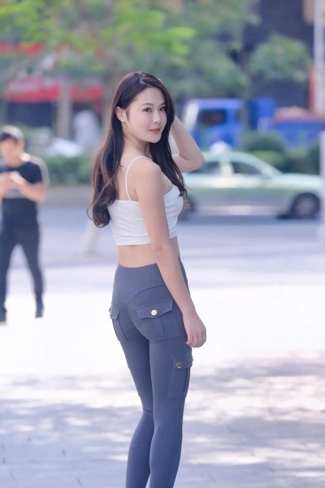 紧身牛仔裤小女人 J1746 562P-12.8GB-玉兔阁